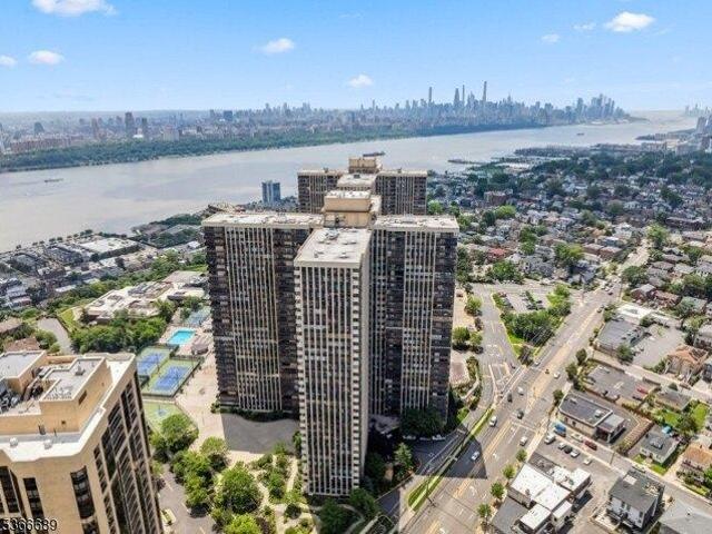Condo for sale in Cliffside Park Condo for sale in Cliffside Park
