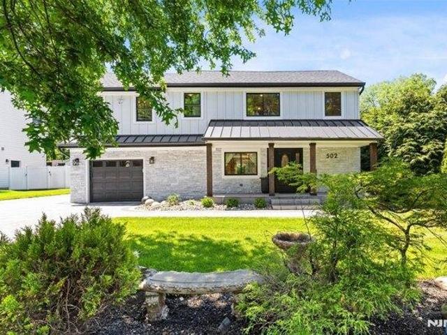 House for sale in Alpine, New Jersey