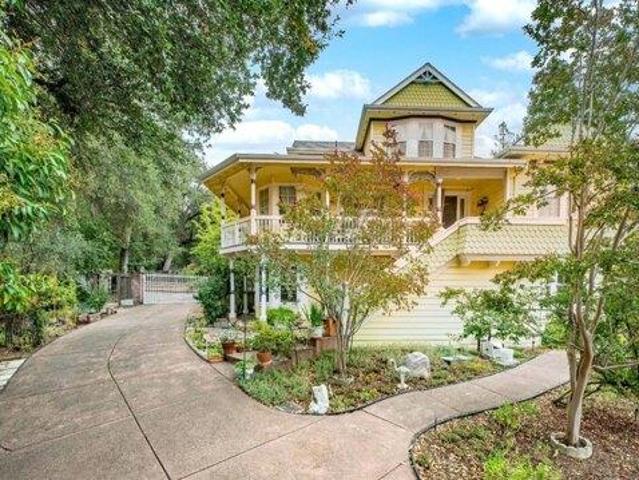 House for sale in Cloverdale, California