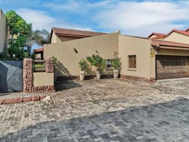 House for sale in Midrand, City of Johannesburg Metropolitan Municipality