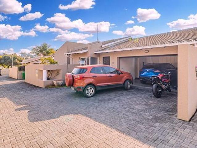 House for rent in Paulshof, Alexandra