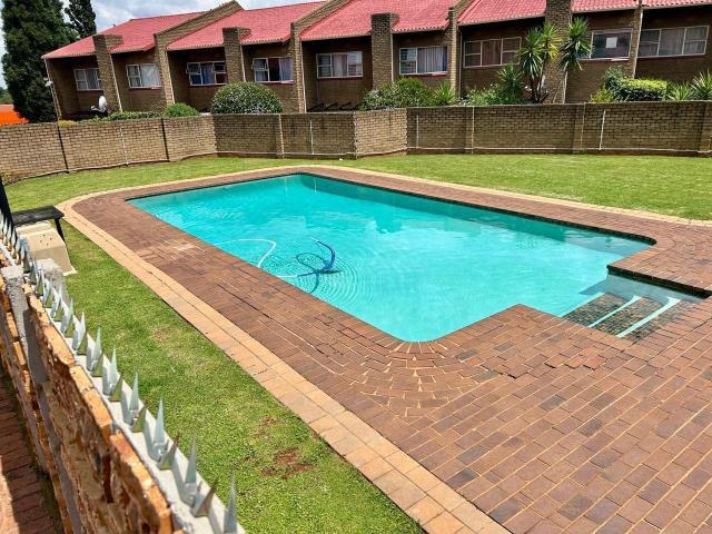 House for rent in Constantia Kloof, Roodepoort