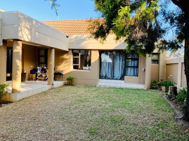 House for rent in Paulshof, Randburg