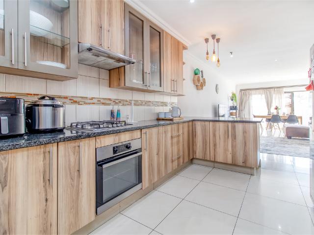 House for rent in Foreshore, Cape Town