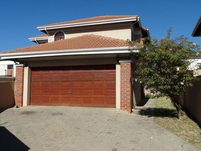 House for rent in Maroeladal, Randburg
