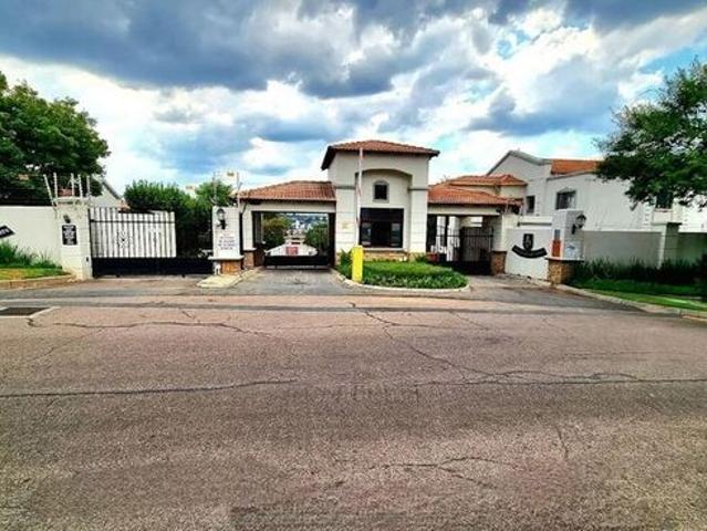 House for rent in Paulshof, Alexandra