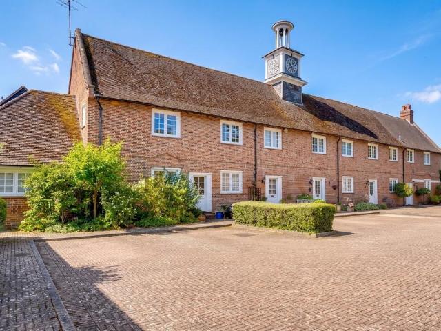 Flat for sale in Sawbridgeworth, Colliers End