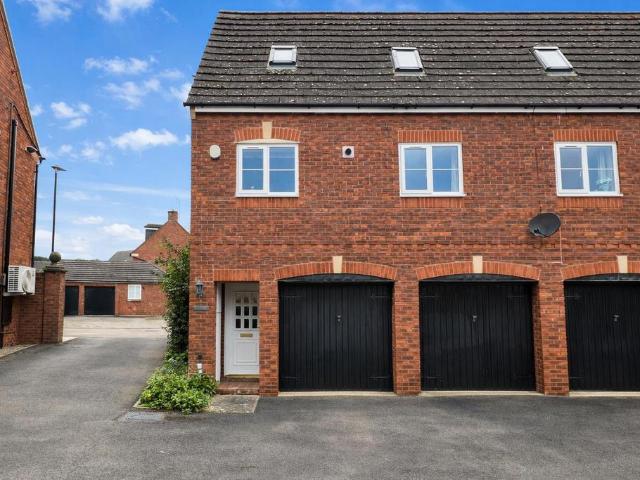 Flat for sale in Dursley, School House