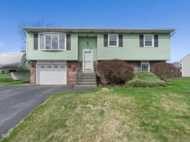 House for sale in Colonie, New York