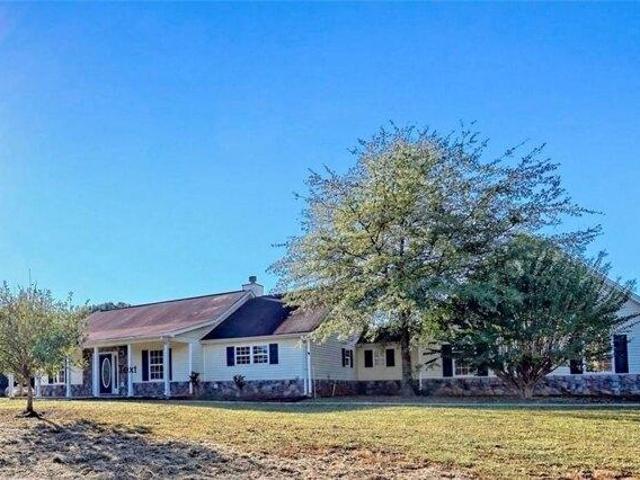 House for sale in Commerce, Georgia