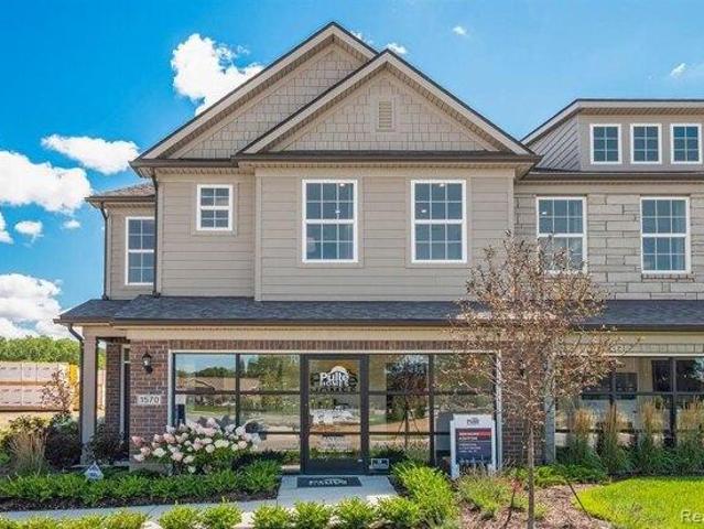 House for sale in Commerce Township