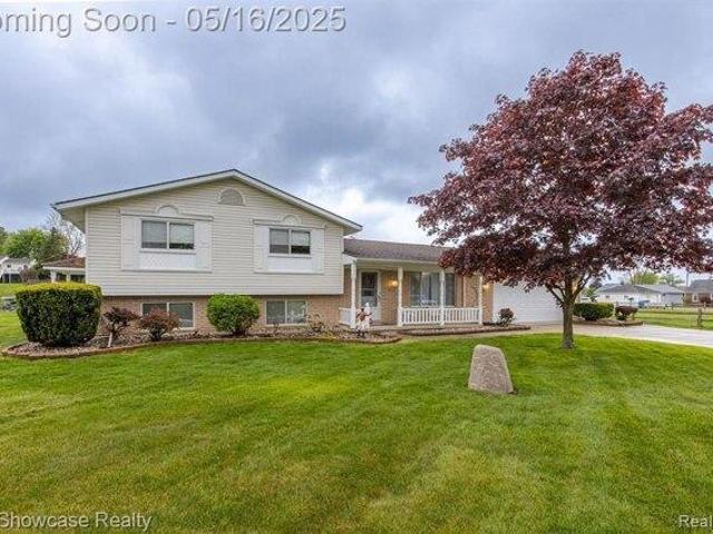 House for sale in Commerce Township