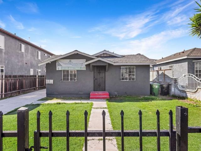 Condo for rent in Canoga Park, California