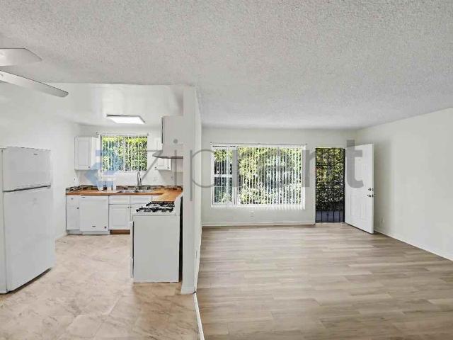 Condo for rent in Canoga Park, California