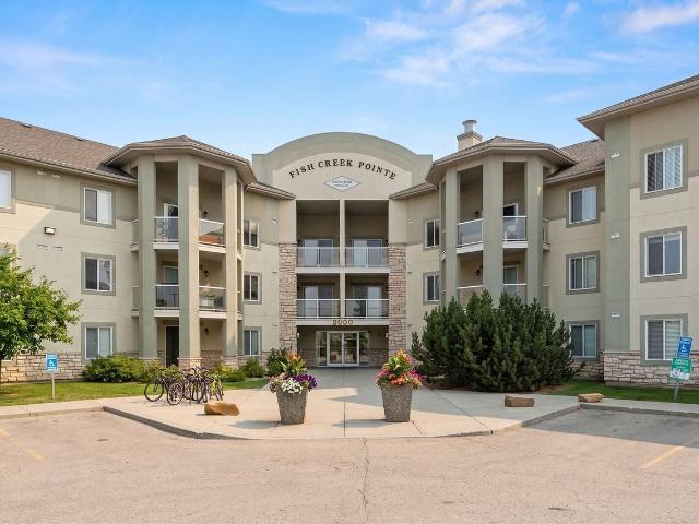Condo for rent in Calgary, Northwest