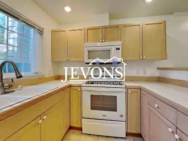 Condo for rent in Sammamish, Washington