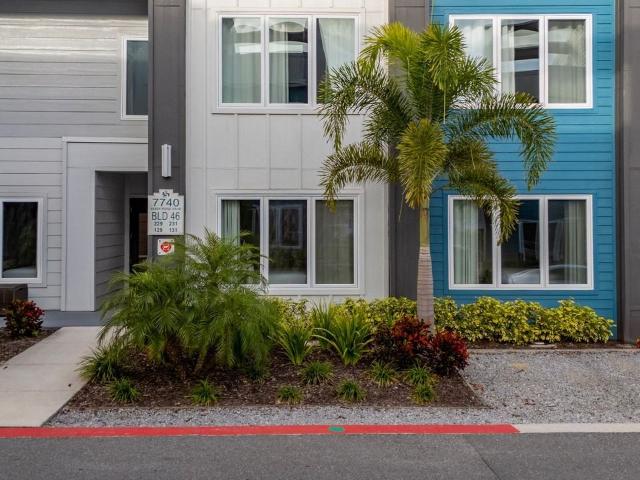 Condo for rent in Four Corners, Florida