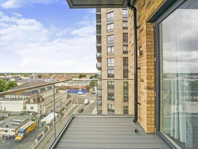 Apartment for sale in London Borough of Ealing, Greater London