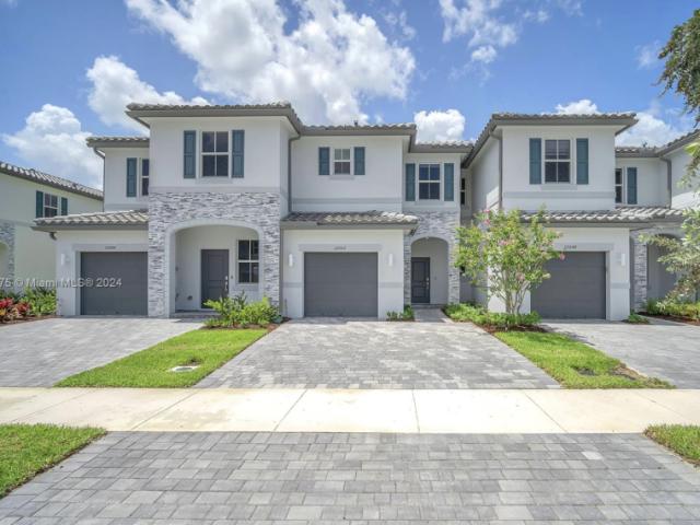 Townhouse for rent in Coral Springs