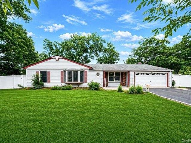 House for sale in Centereach, New York