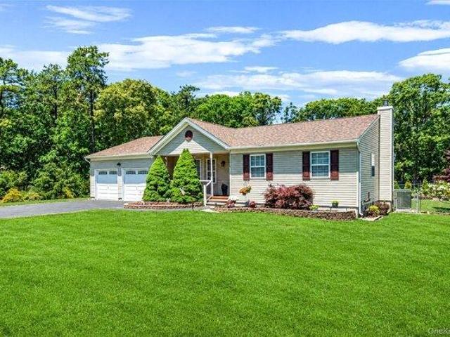 House for sale in Centereach, New York