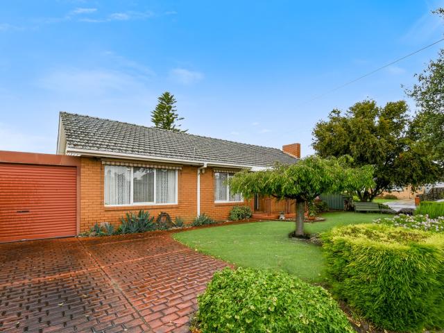 House for rent in Dandenong North, Melbourne