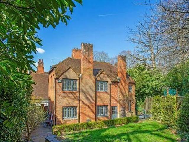 House for rent in Surrey