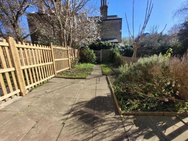 Cottage for rent in Dulwich Village, Greater London