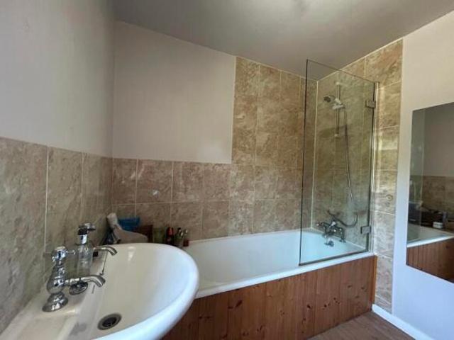 Cottage for rent in Sandown Park, Kent
