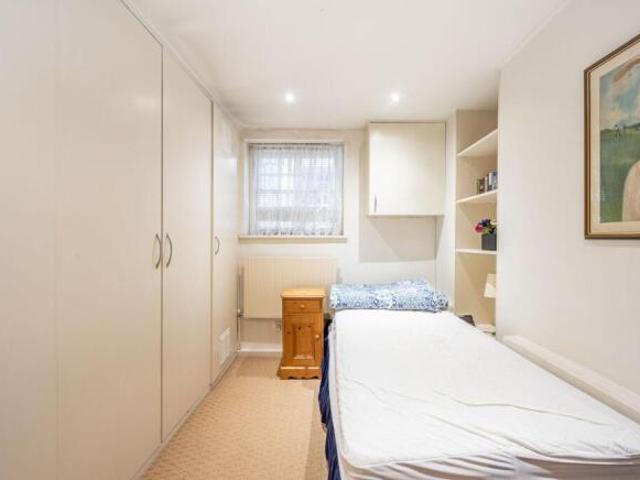 Cottage for rent in Hampstead, Greater London