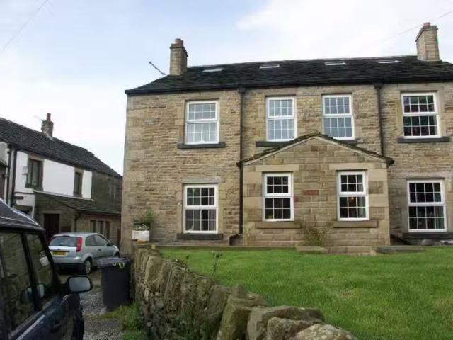 House for rent in Holmfirth, West Yorkshire