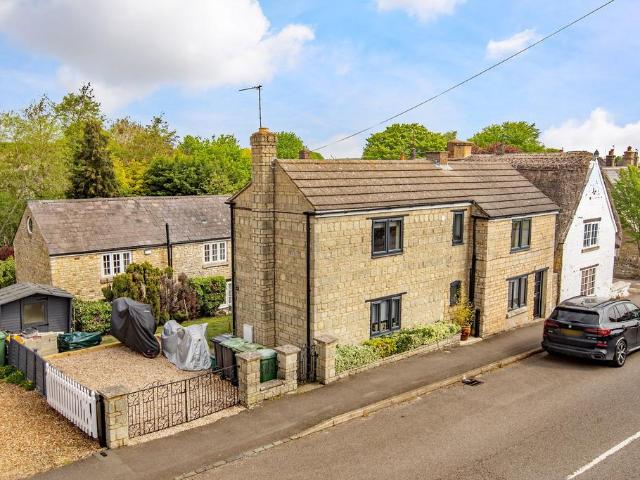 House for sale in Priors Hall Park, Weldon