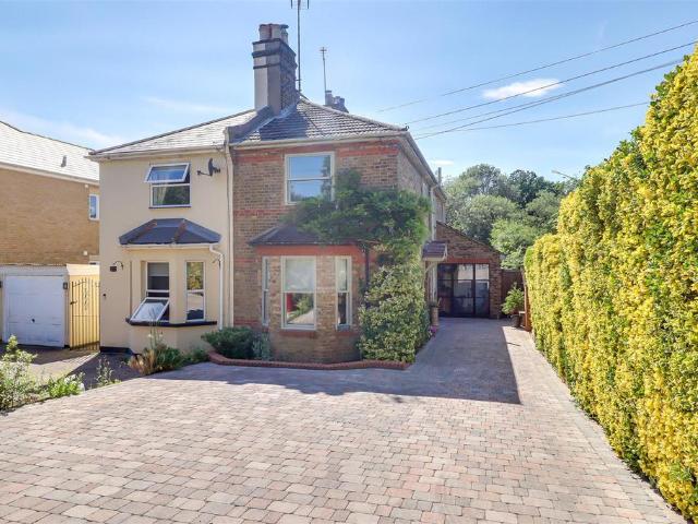 House for sale in Thundersley, Essex