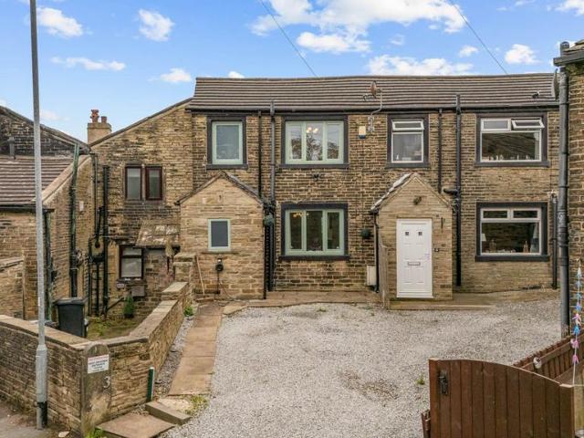 House for sale in Shelf, West Yorkshire