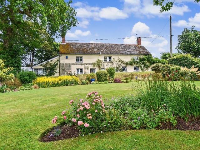 House for sale in Weir Quay, Devon