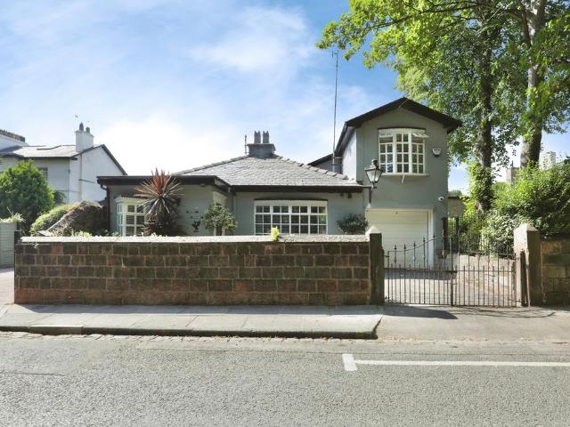 House for sale in Allerton, Calderstones