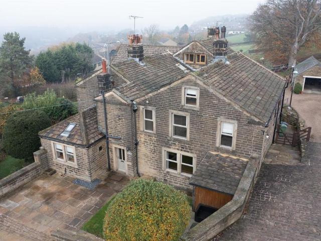 House for sale in Holme Valley, Holmfirth