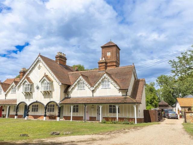 House for sale in Duton Hill