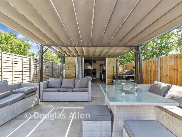 House for sale in Little Heath, Greater London