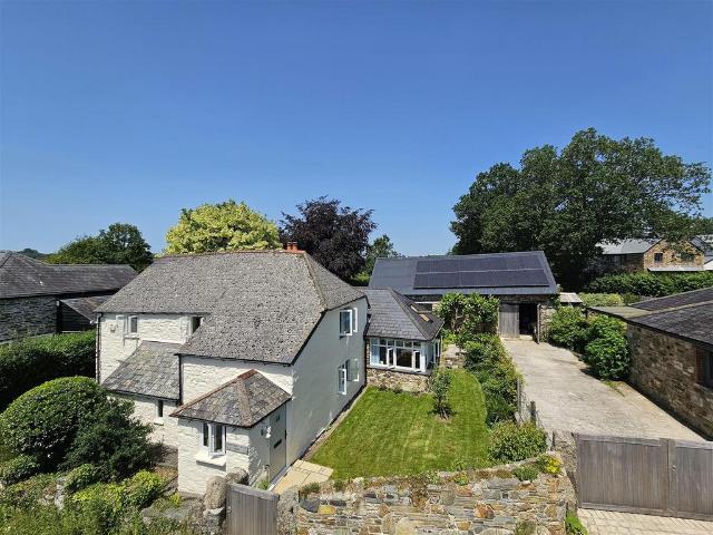 House for sale in Weir Quay, Devon