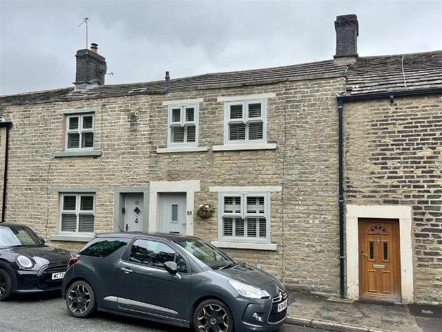 House for sale in Old Glossop, Charlesworth