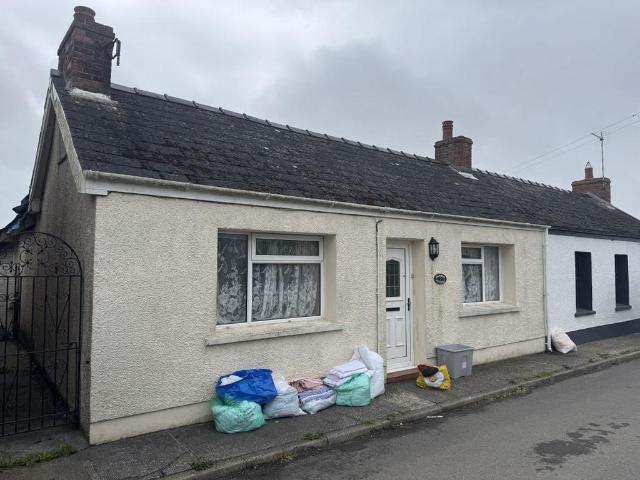 House for sale in Hundleton, Wales