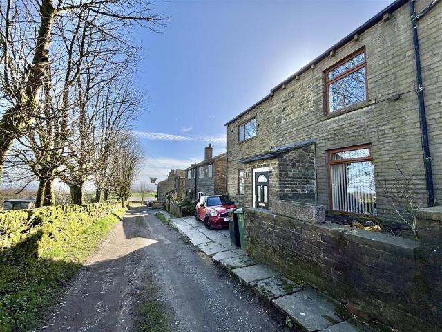House for sale in Westwood Park, Queensbury