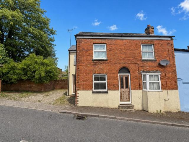 House for sale in Buckingham, Buckinghamshire