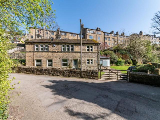 House for sale in Holme Valley, Holmfirth