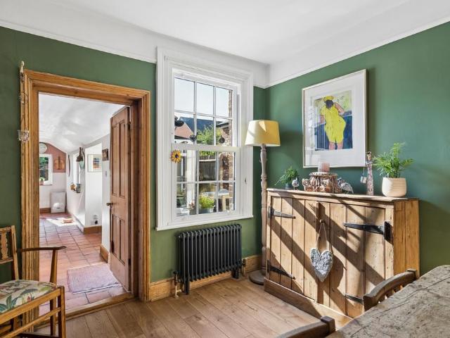 House for sale in Ashlyns Estate, Pouchen End