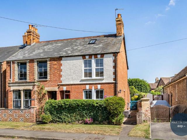 House for sale in Evershot, Oxfordshire