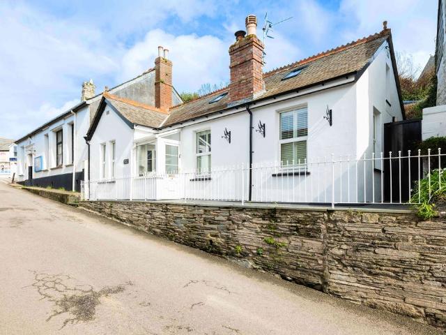 House for sale in Port Gaverne