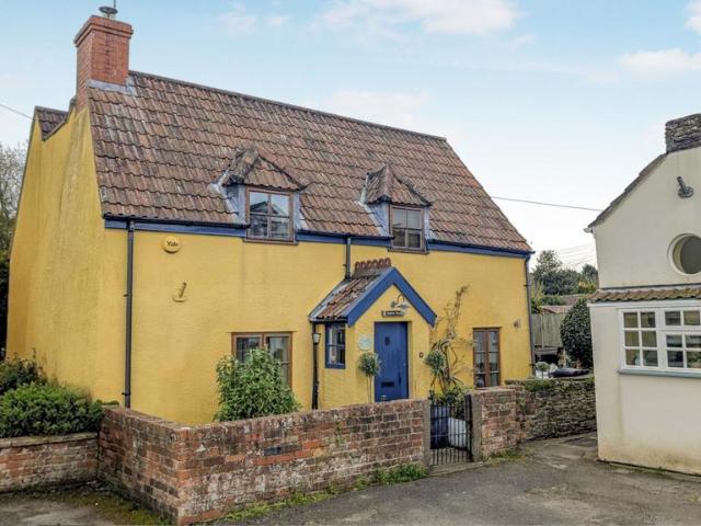 House for sale in Iron Acton