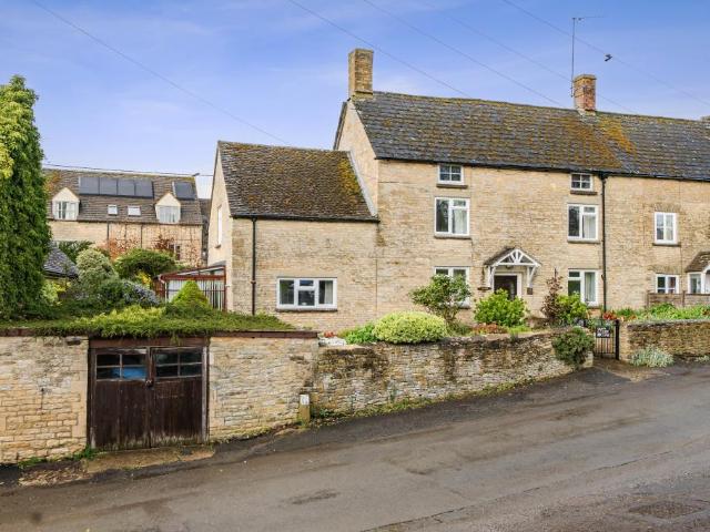 House for sale in Millend, Black Bourton
